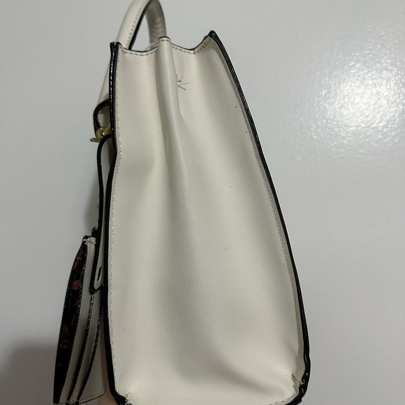 BETSEY JOHNSON Live Life In Full Bloom purse with attached wallet - Picture 2 of 5